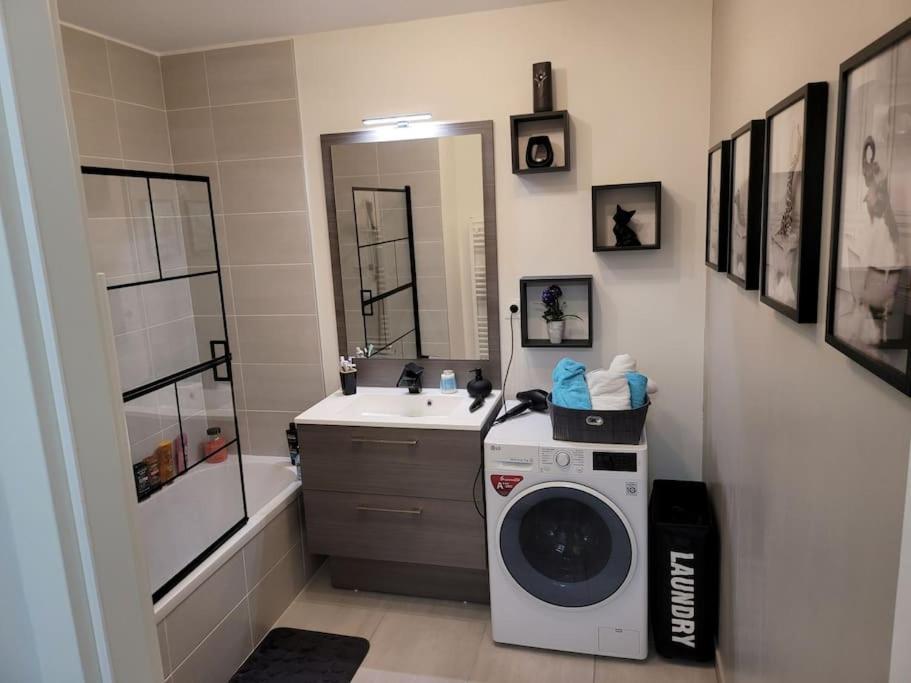 Appartement Neuf Moderne + Parking, Geneve Сен-Жени-Пуйи Екстериор снимка
